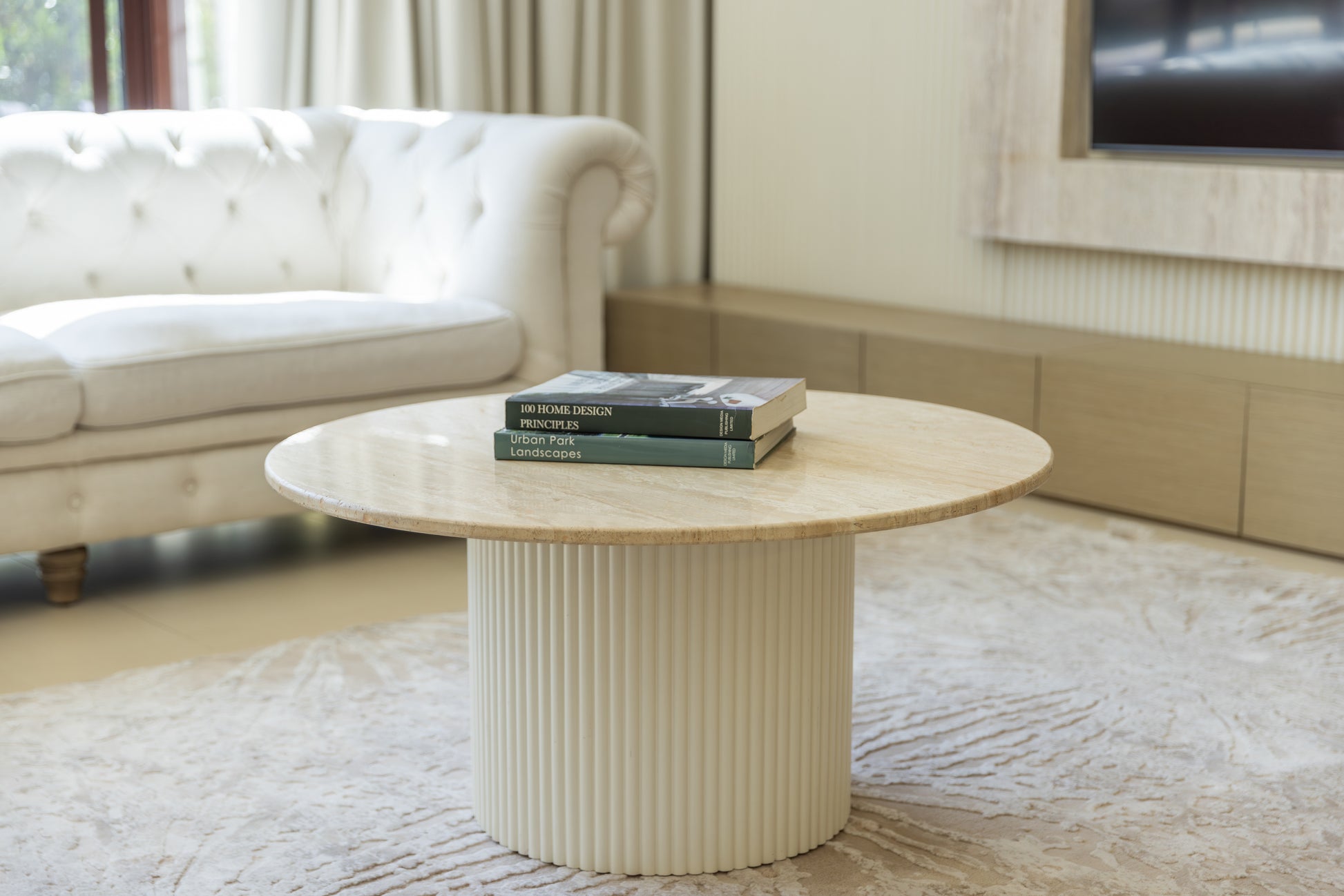 whether you have a modern, contemporary or minimal interiors, this table will fit.