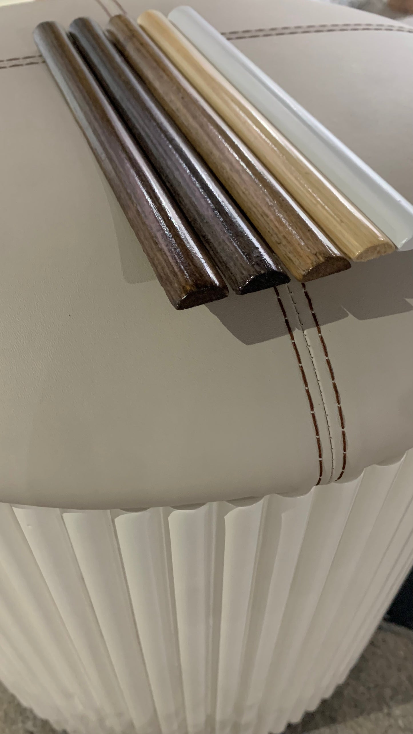 Riwaq Pedestal Fluted Pouf