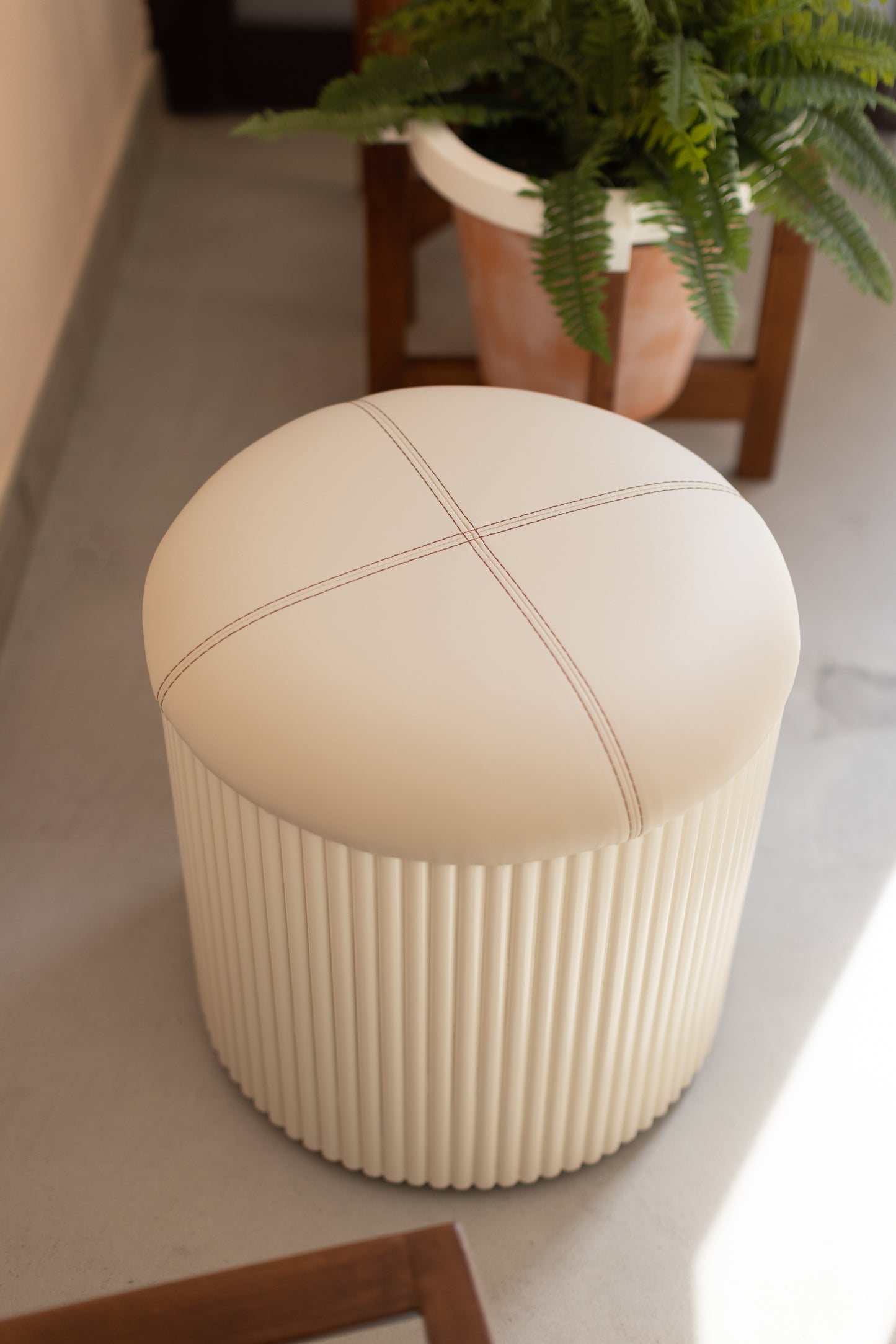 Riwaq Pedestal Fluted Pouf